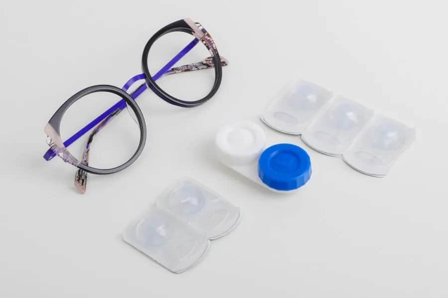 Soczewki kontaktowe: Jak wybrać najlepsze? Poradnik eksperta